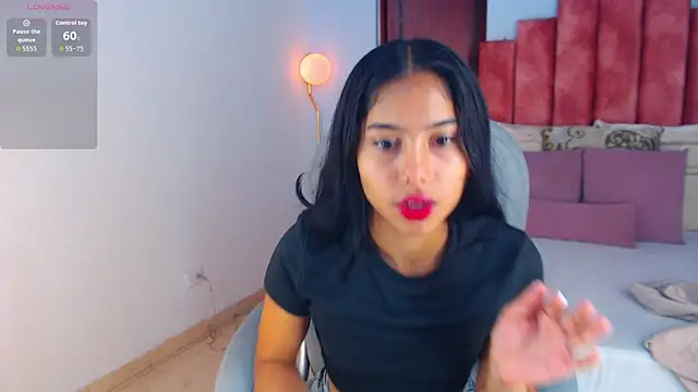Snapshot of Milaa_Star_ chatting on 10.18.25 Milaa Star online show from 10.18.25