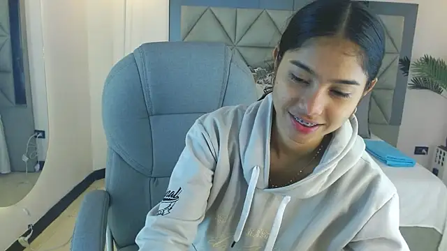 Milaa Star  online show from 11.22.25