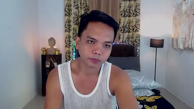 Snapshot of XExtraServiceManX chatting on 09.28.25 XExtraServiceManX online show from 09.28.25