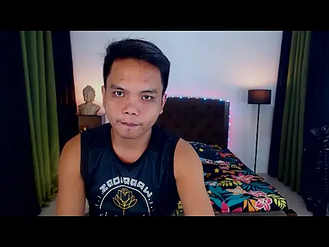 Snapshot of XExtraServiceManX chatting on 09.30.25 XExtraServiceManX online show from 09.30.25