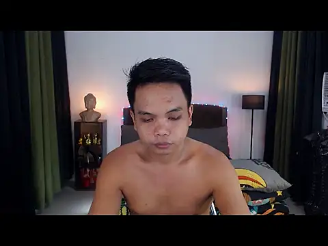 Snapshot of XExtraServiceManX chatting on 10.03.25 XExtraServiceManX online show from 10.03.25