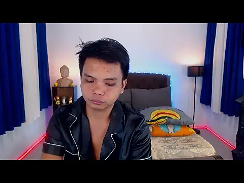 Snapshot of XExtraServiceManX chatting on 10.18.25 XExtraServiceManX online show from 10.18.25