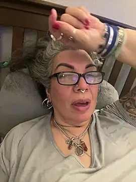 dieseldame1313 online show from 02.12.25