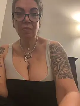 dieseldame1313 online show from 03.23.25