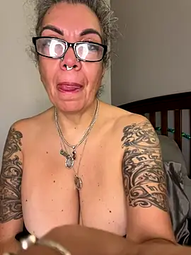 dieseldame1313 online show from 10.13.25