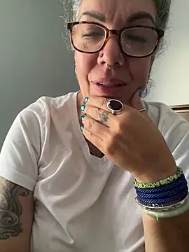 dieseldame1313 online show from 11.11.25