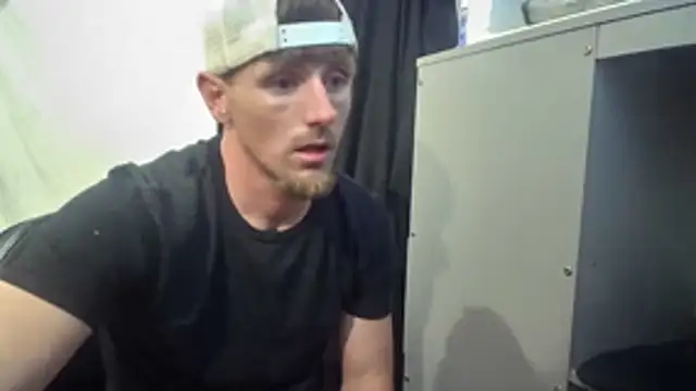 Snapshot of Robbin_Bnks chatting on 10.30.25 Robbin Bnks online show from 10.30.25