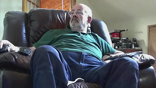 Snapshot of janzer13 chatting on 02.28.26 janzer13 online show from 02.28.26