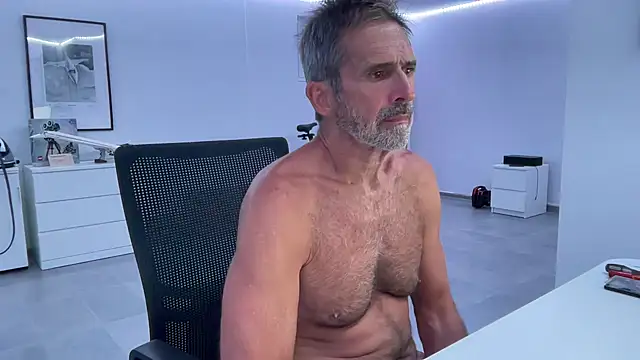 Snapshot of cumwithbrad chatting on 09.19.25 cumwithbrad online show from 09.19.25