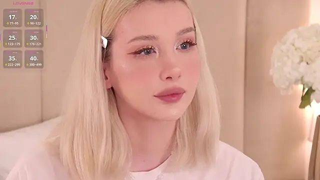 Snapshot of Nesolla chatting on 09.23.25 Nesolla online show from 09.23.25