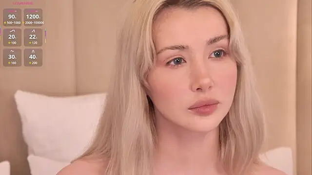 Snapshot of Nesolla chatting on 10.09.25 Nesolla online show from 10.09.25