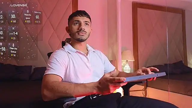 Snapshot of ArturoCardona_ chatting on 02.14.26 ArturoCardona online show from 02.14.26
