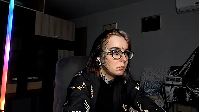 HighelikeGirl online show from 10.09.25