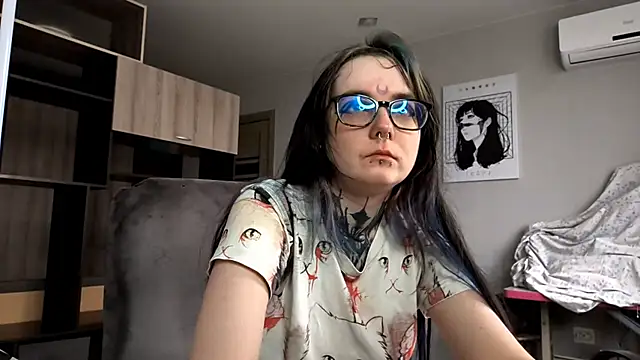 HighelikeGirl online show from 11.06.25