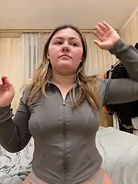 Snapshot of SunshineEmma chatting on 02.14.26 SunshineEmma online show from 02.14.26