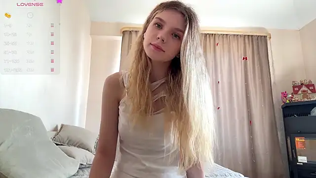 Snapshot of FruityXo chatting on 07.17.26 FruityXo online show from 07.17.26