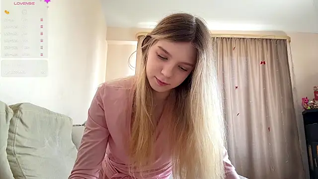 Snapshot of FruityXo chatting on 07.18.26 FruityXo online show from 07.18.26