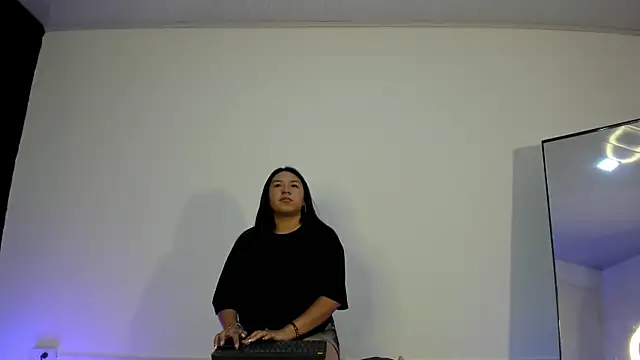 BellaRoux1 online show from 09.20.25