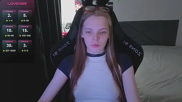 Luna Navy online show from 10.25.25