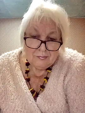 Alexia64231 online show from 10.27.25