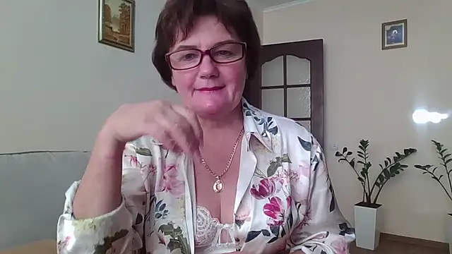 Snapshot of Galina56301 chatting on 09.26.25 Galina56301 online show from 09.26.25