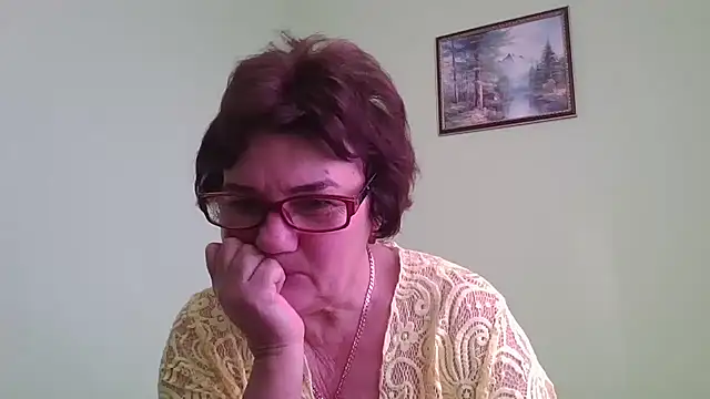 Snapshot of Galina56301 chatting on 10.28.25 Galina56301 online show from 10.28.25