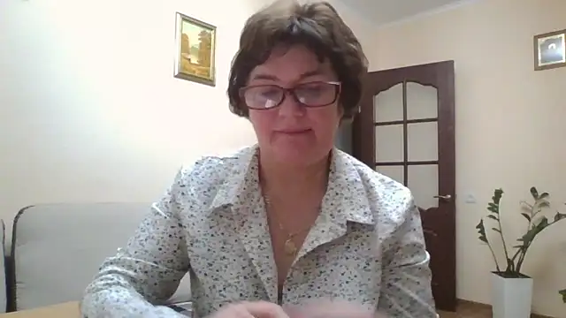 Snapshot of Galina56301 chatting on 10.28.25 Galina56301 online show from 10.28.25