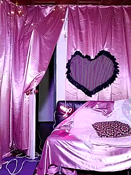 Snapshot of oxxy_jean chatting on 10.21.25 oxxy jean online show from 10.21.25