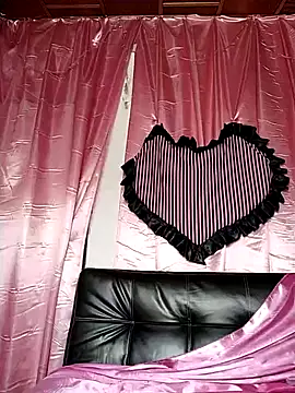 Snapshot of oxxy_jean chatting on 11.15.25 oxxy jean online show from 11.15.25