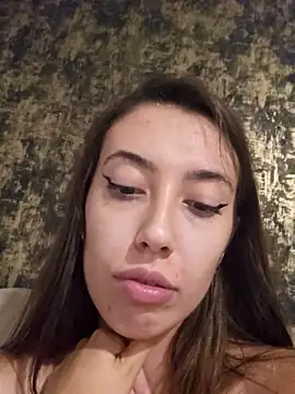 Snapshot of Virgin_Pussy_Horny chatting on 10.09.25 Virgin Pussy Horny online show from 10.09.25