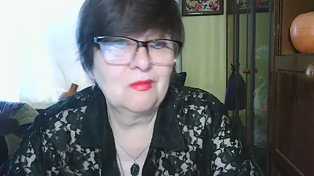Snapshot of VeronicaGold511 chatting on 06.03.26 VeronicaGold511 online show from 06.03.26