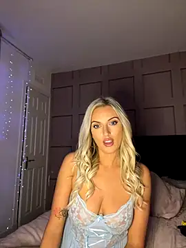 Snapshot of missdaisyukxx chatting on 10.28.25 missdaisyukxx online show from 10.28.25