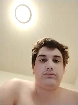 Snapshot of Breyyyyyyyy chatting on 10.29.25 Breyyyyyyyy online show from 10.29.25