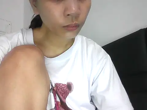 Snapshot of ivyloving4you chatting on 10.21.25 ivyloving4you online show from 10.21.25