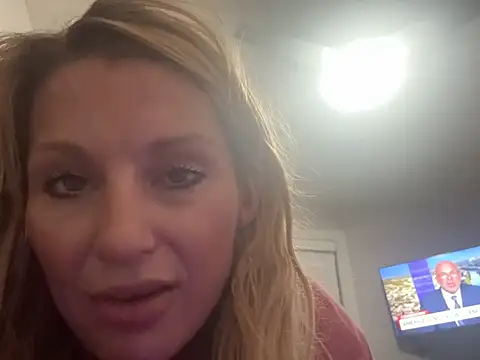 Snapshot of BaddieBossXX2 chatting on 06.22.26 BaddieBossXX2 online show from 06.22.26