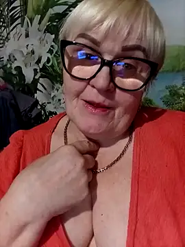 Snapshot of VioletSweet5566 chatting on 02.14.26 VioletSweet5566 online show from 02.14.26