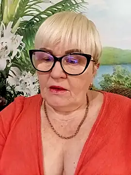 Snapshot of VioletSweet5566 chatting on 02.16.26 VioletSweet5566 online show from 02.16.26