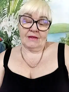 Snapshot of VioletSweet5566 chatting on 02.18.26 VioletSweet5566 online show from 02.18.26