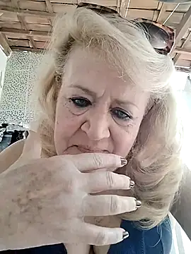 Belladama61 online show from 10.13.25