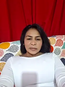 Snapshot of floresblancas chatting on 05.29.26 floresblancas online show from 05.29.26