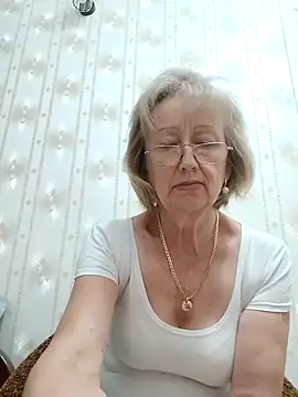 Snapshot of AlikaSwan5821 chatting on 09.08.25 AlikaSwan5821 online show from 09.08.25