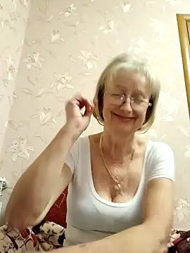 Snapshot of AlikaSwan5821 chatting on 09.13.25 AlikaSwan5821 online show from 09.13.25