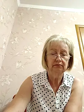 Snapshot of AlikaSwan5821 chatting on 09.14.25 AlikaSwan5821 online show from 09.14.25