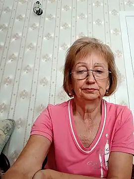 Snapshot of AlikaSwan5821 chatting on 09.20.25 AlikaSwan5821 online show from 09.20.25