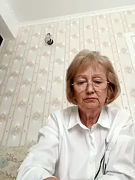 Snapshot of AlikaSwan5821 chatting on 09.24.25 AlikaSwan5821 online show from 09.24.25