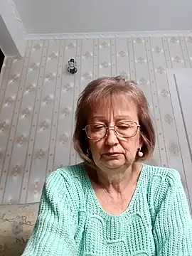 Snapshot of AlikaSwan5821 chatting on 10.15.25 AlikaSwan5821 online show from 10.15.25