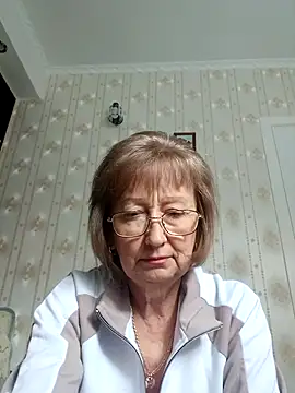 Snapshot of AlikaSwan5821 chatting on 10.17.25 AlikaSwan5821 online show from 10.17.25