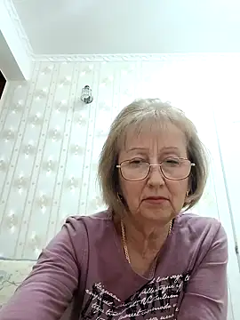 Snapshot of AlikaSwan5821 chatting on 10.20.25 AlikaSwan5821 online show from 10.20.25