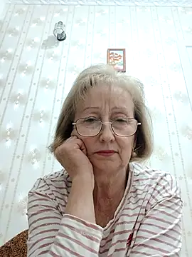 Snapshot of AlikaSwan5821 chatting on 11.06.25 AlikaSwan5821 online show from 11.06.25