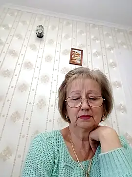 Snapshot of AlikaSwan5821 chatting on 12.02.25 AlikaSwan5821 online show from 12.02.25